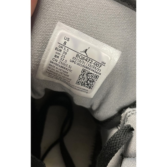 Nike Air Jordan 1 Mid Shadow Black Grey White BQ6472-007 Women's Size 8 - Picture 3 of 5